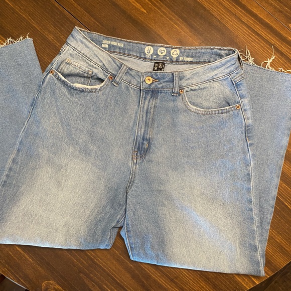 Size 9/29 Super High Rise Vintage Style Mom Jeans by Rewash Peace Love Eco - Picture 5 of 8